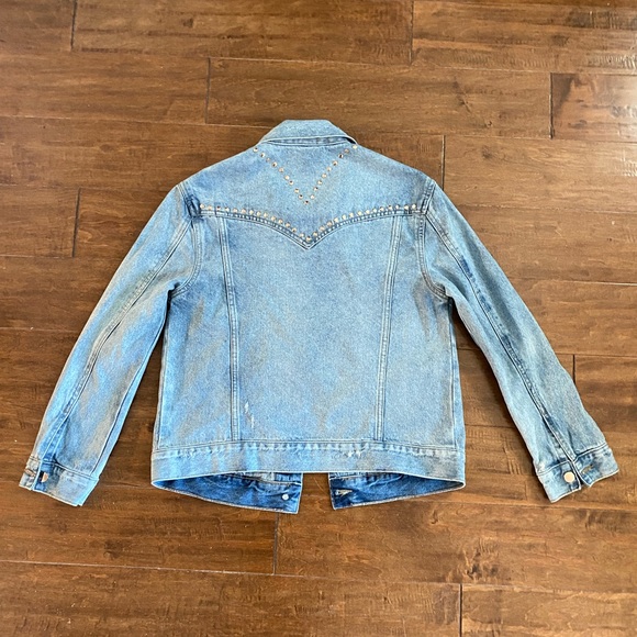 Victoria’s Secret Studded Distressed Denim Jean Jacket Sz XS/S - Picture 3 of 10